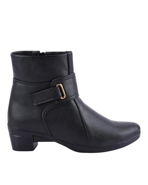 ankle-length boots with velcro closure