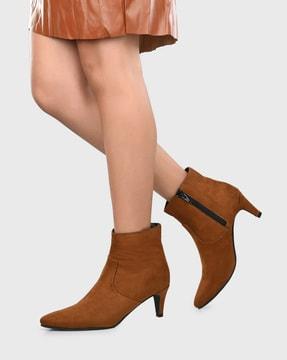 ankle-length booties with zip closure