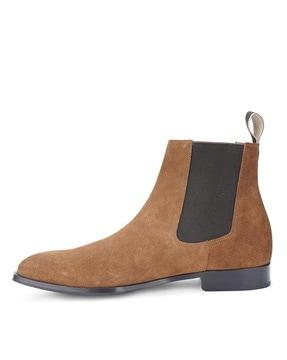 ankle-length chelsea boots
