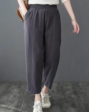 ankle-length pants with elasticated waist