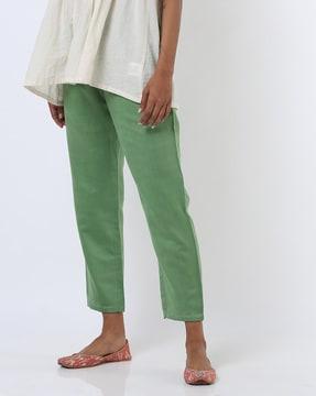 ankle-length pants with insert pockets