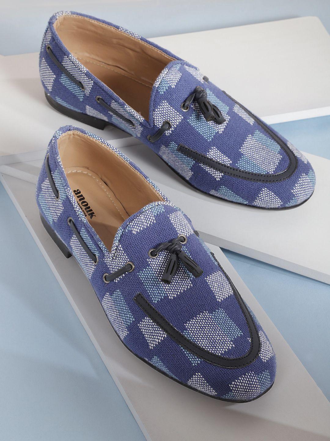 anouk men blue printed boat style shoes