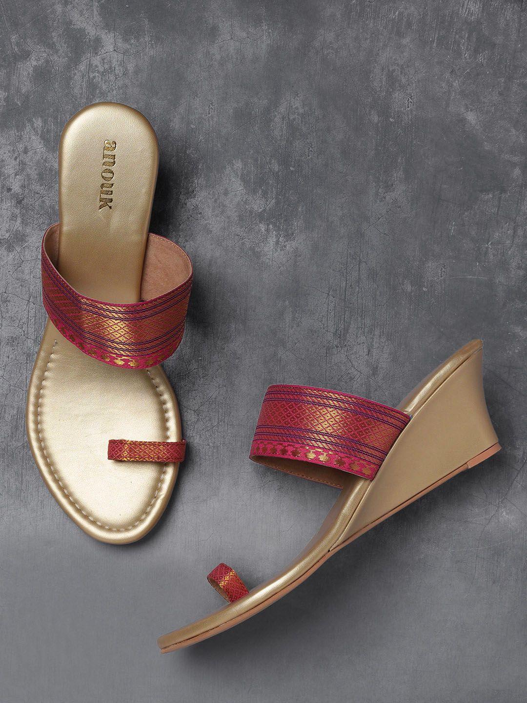anouk women pink & gold-toned woven design heels