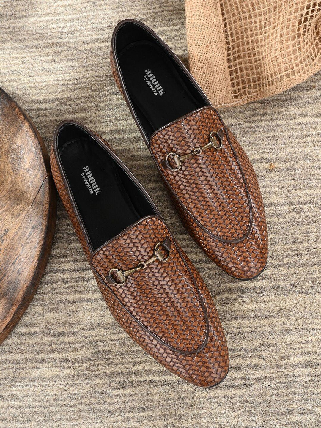 anouk men tan textured loafers