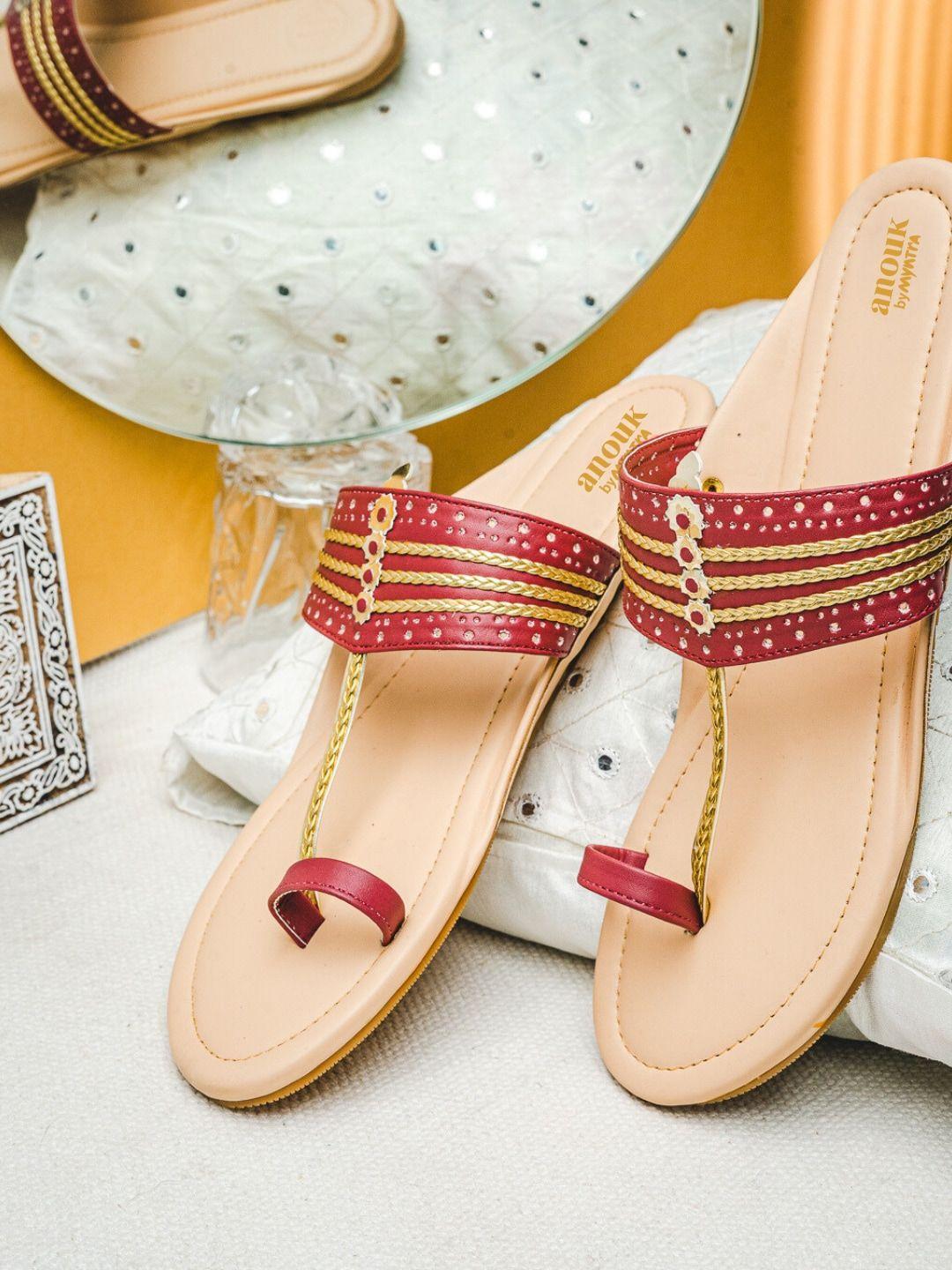 anouk women maroon embellished one toe flats