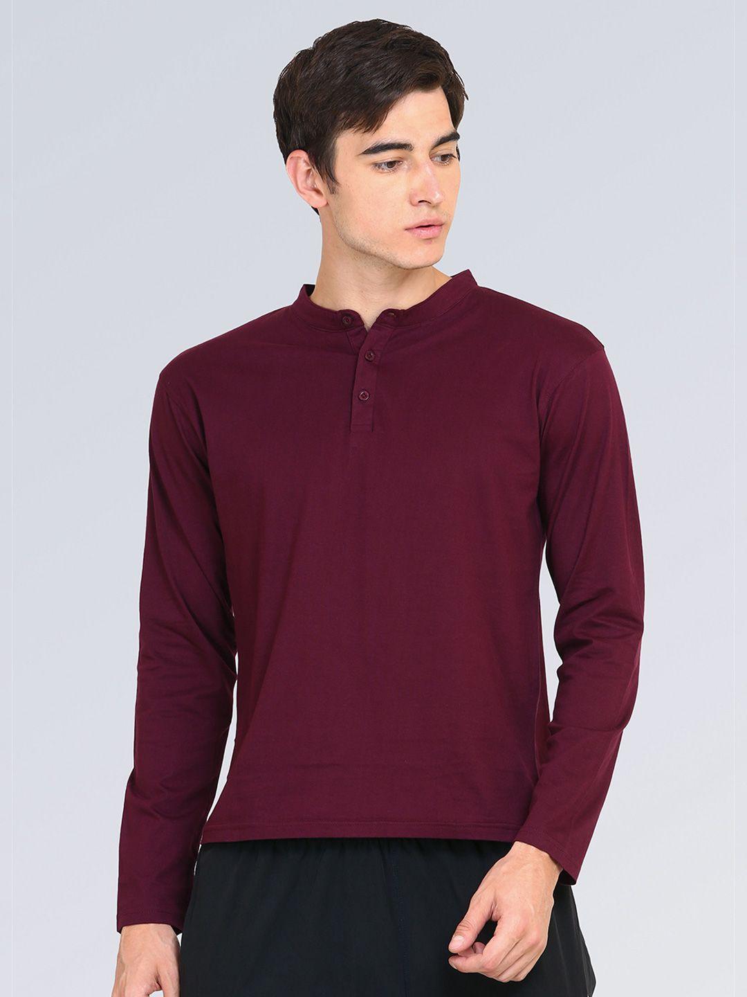 appulse men maroon solid mandarin collar t-shirt