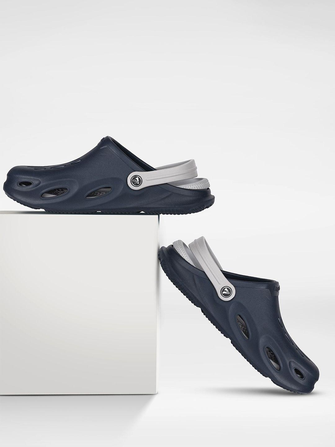 aqualite men featherweight clogs