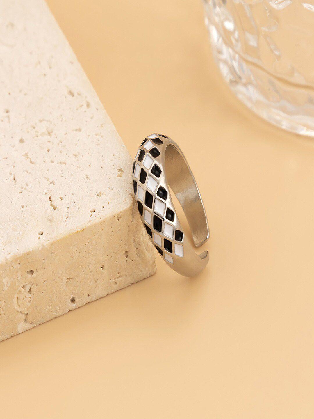 aquastreet women silver plated & black band finger ring