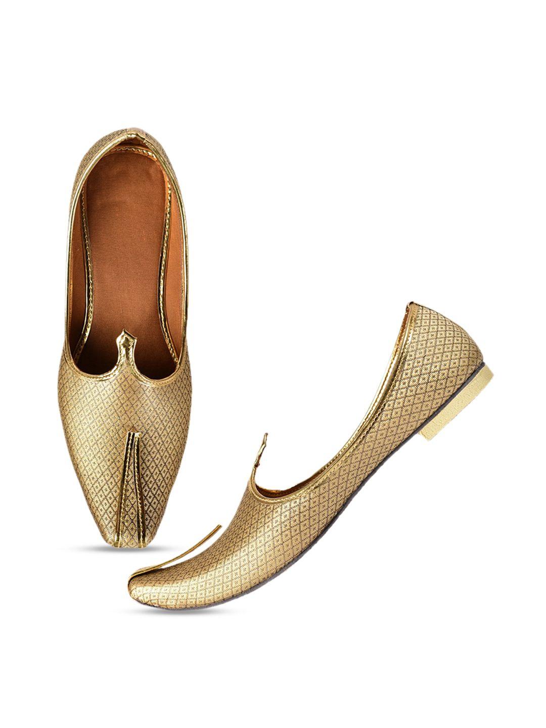 aristitch men gold-toned textured mojaris