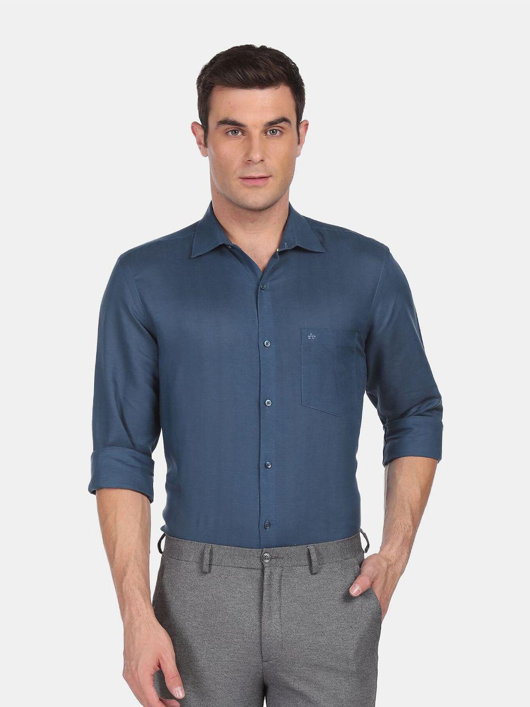 arrow men blue solid regular fit formal shirt