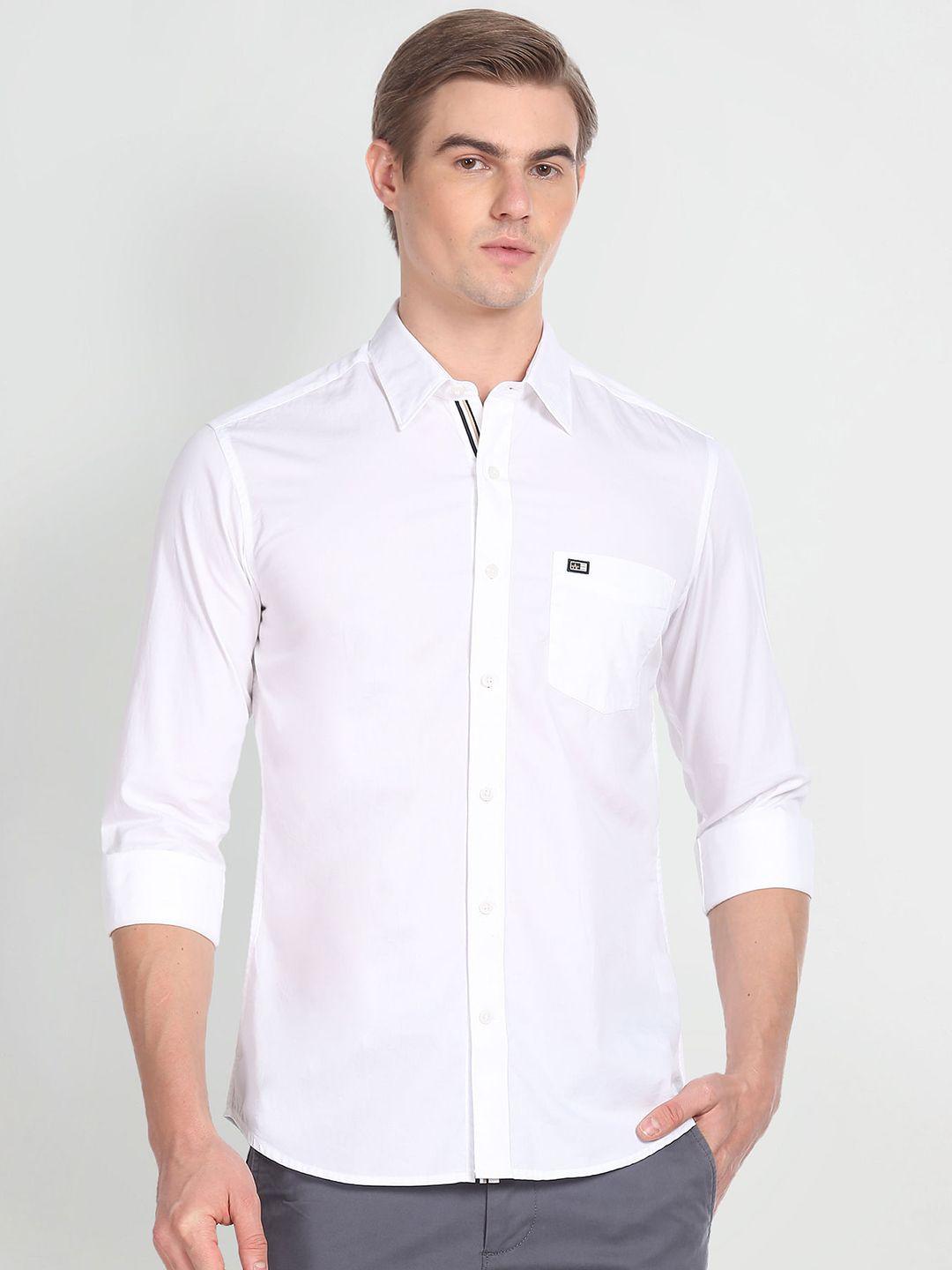 arrow regular fit spread collar opaque cotton casual shirt