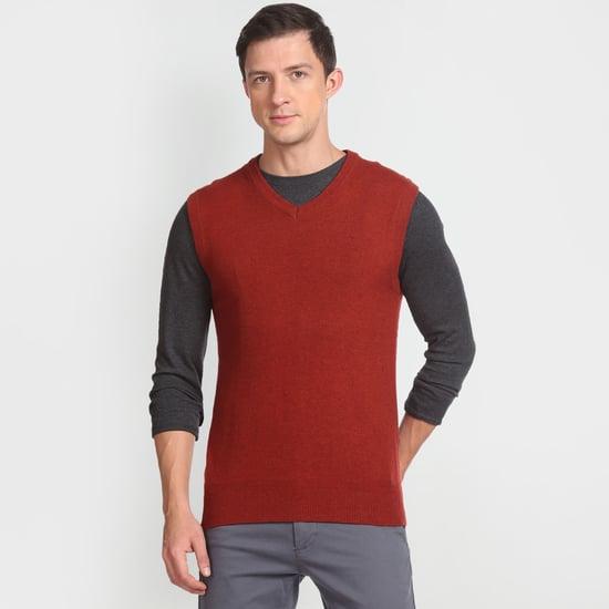 arrow sport men solid v-neck sweater