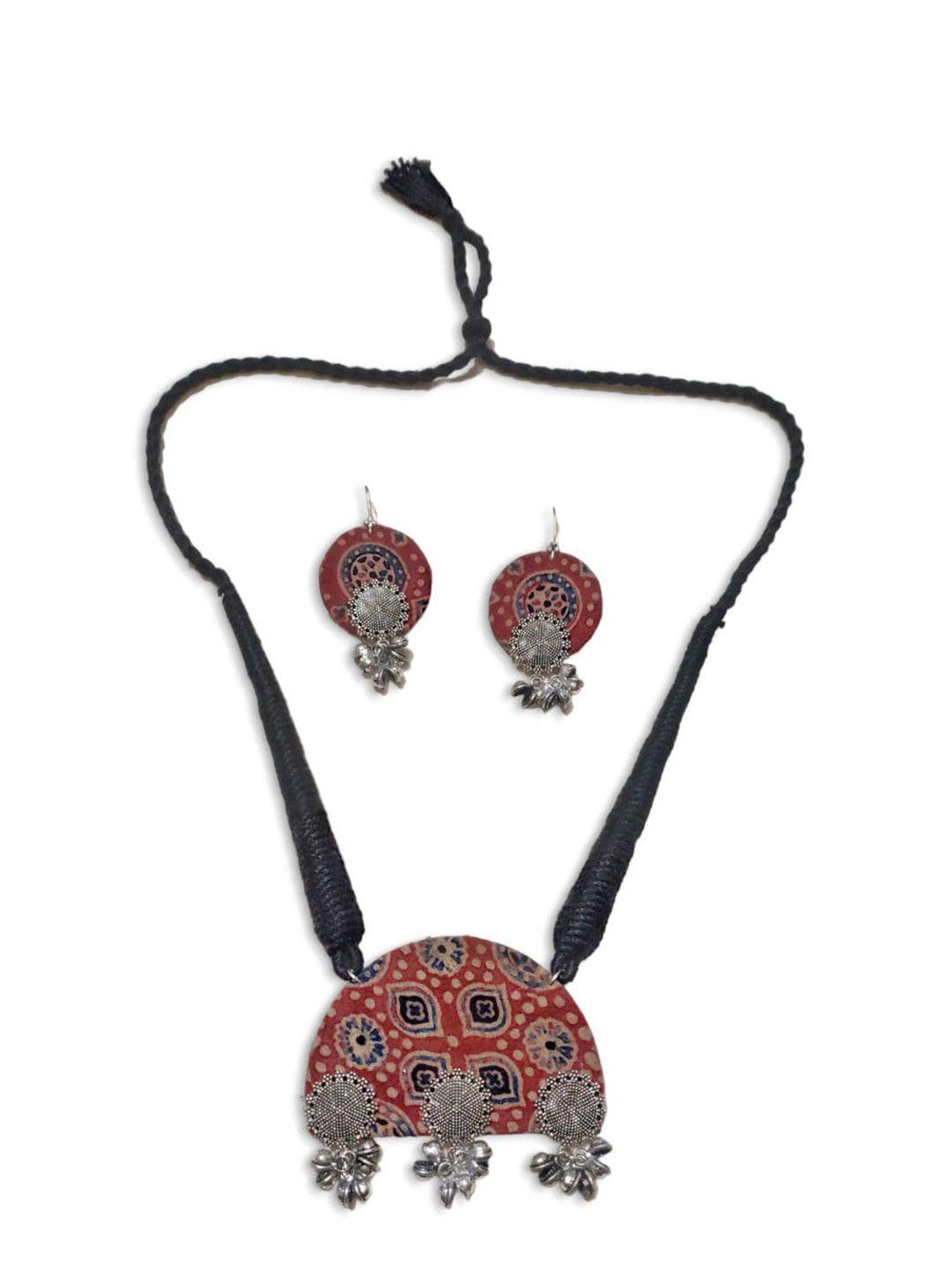 arteastri ikkat motif ghungroo details jewellery set