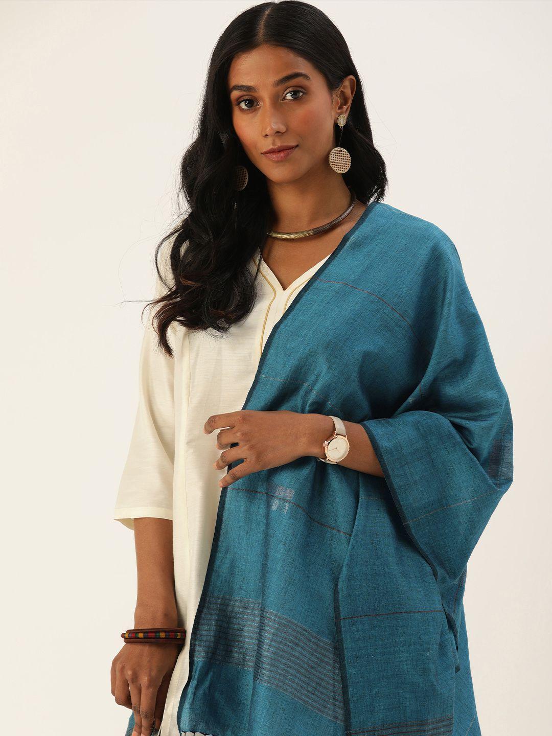 arteastri women blue & silver-toned jamdani stole