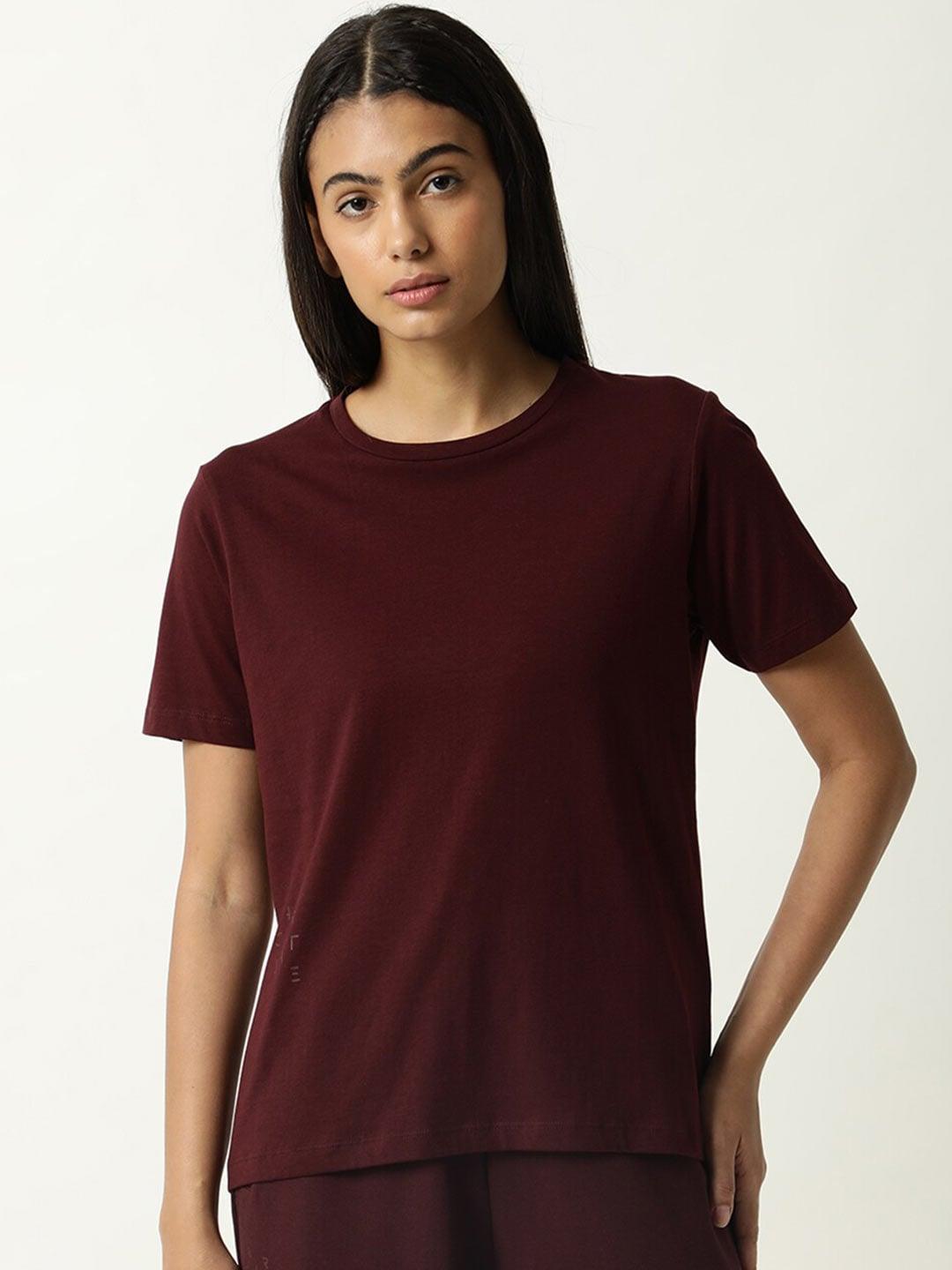 articale women maroon solid slim fit cotton t-shirt