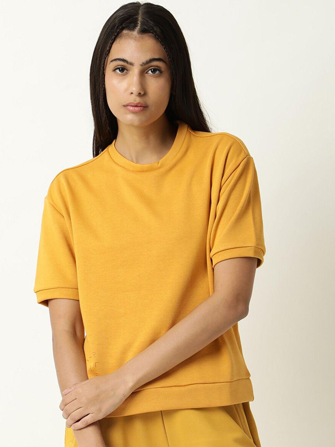 articale-women-mustard-yellow-drop-shoulder-sleeves-raw-edge-slim-fit-t-shirt