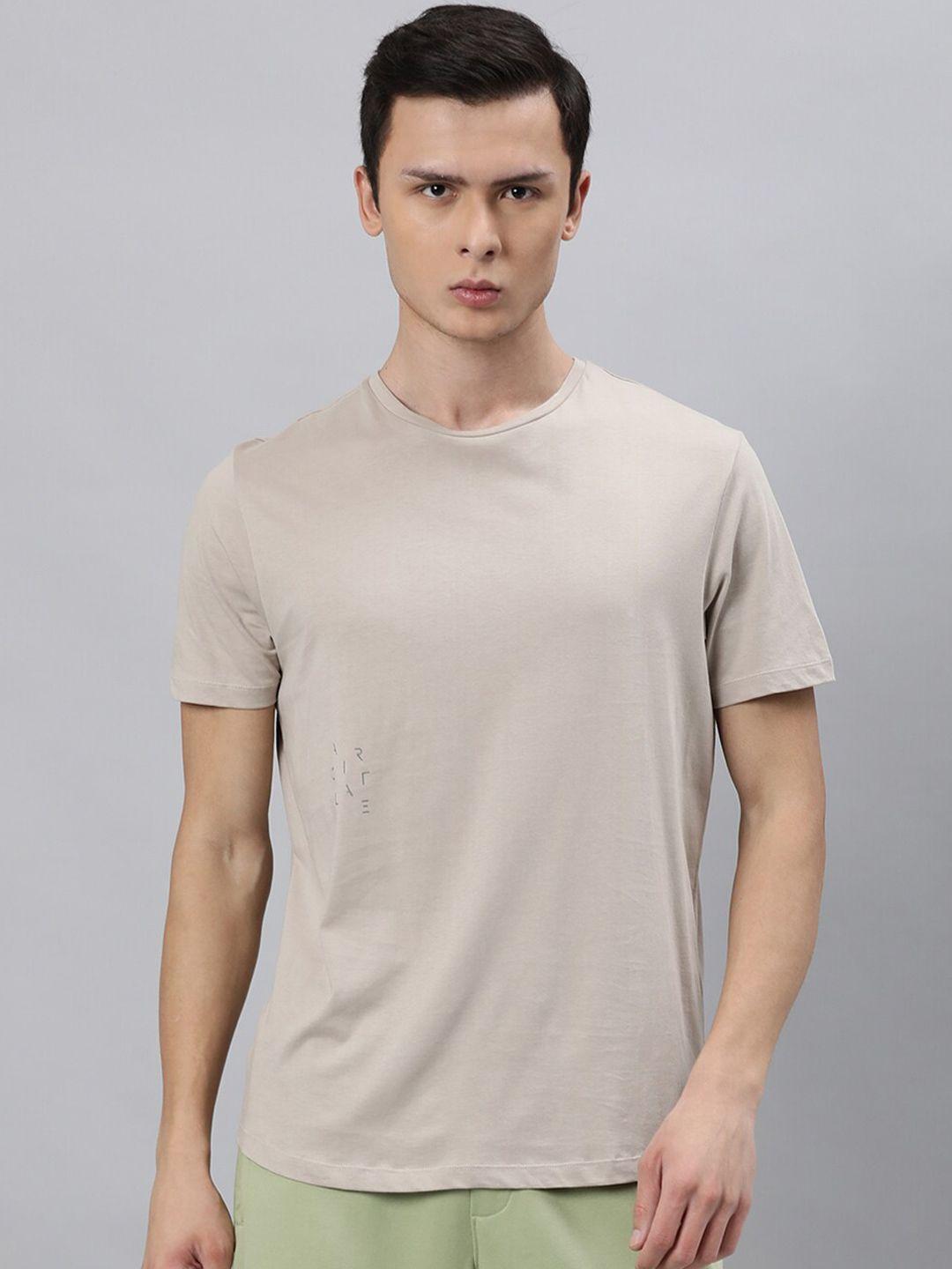 articale men beige solid slim fit cotton t-shirt