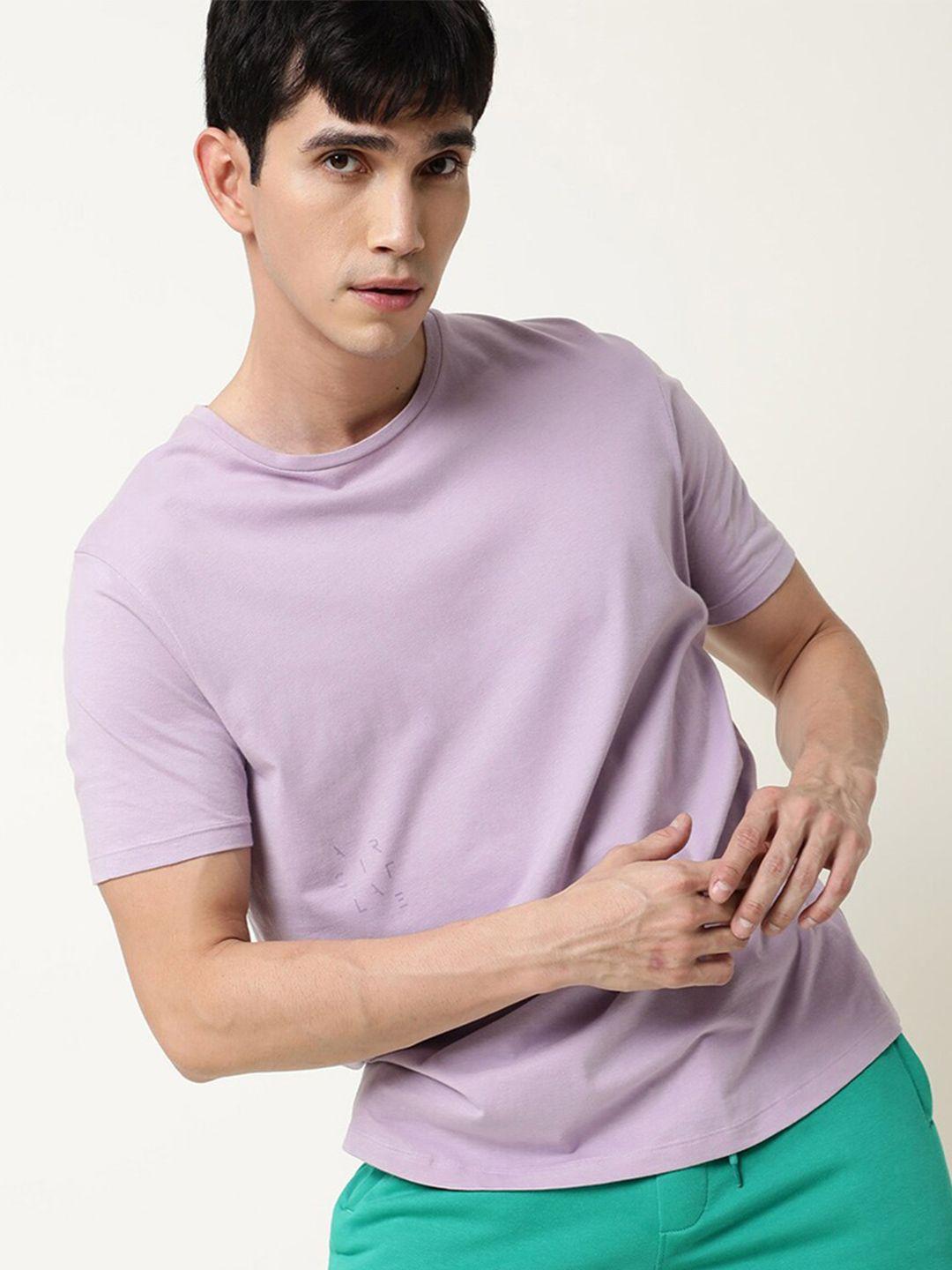 articale men lavender solid slim fit cotton t-shirt