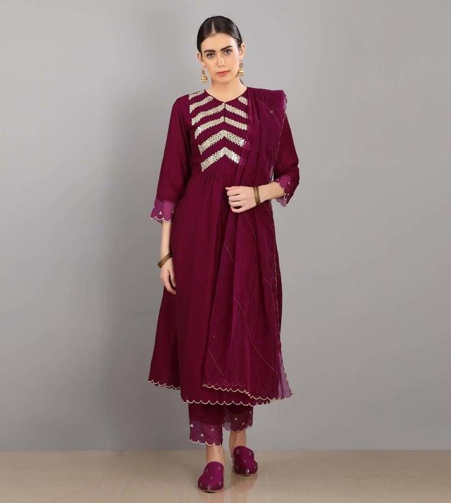 asaga ijaz magenta embroidery kurta set