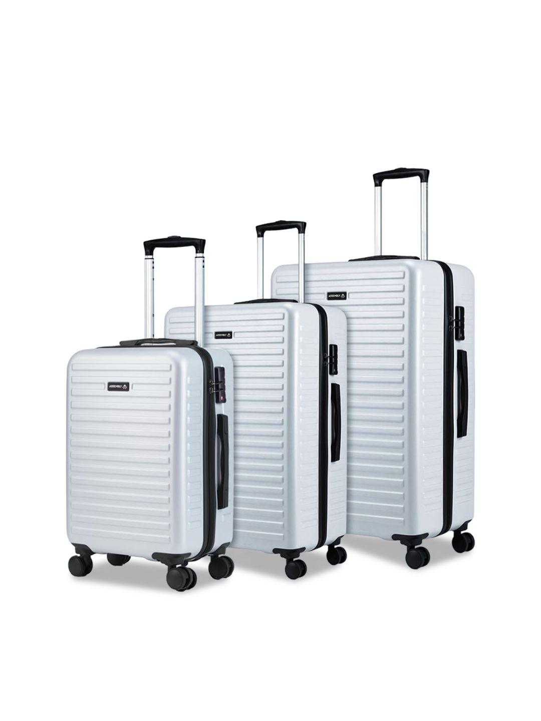assembly set of 3 textured hard-sided suitcase