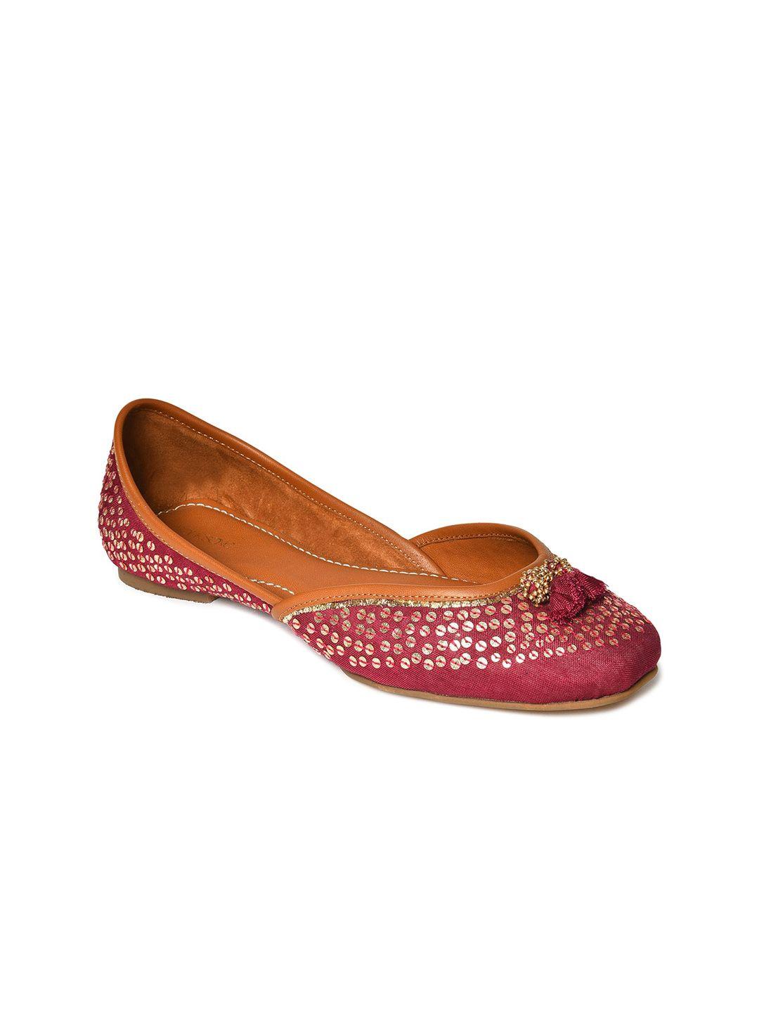 aurelia women purple embellished ethnic mojaris flats