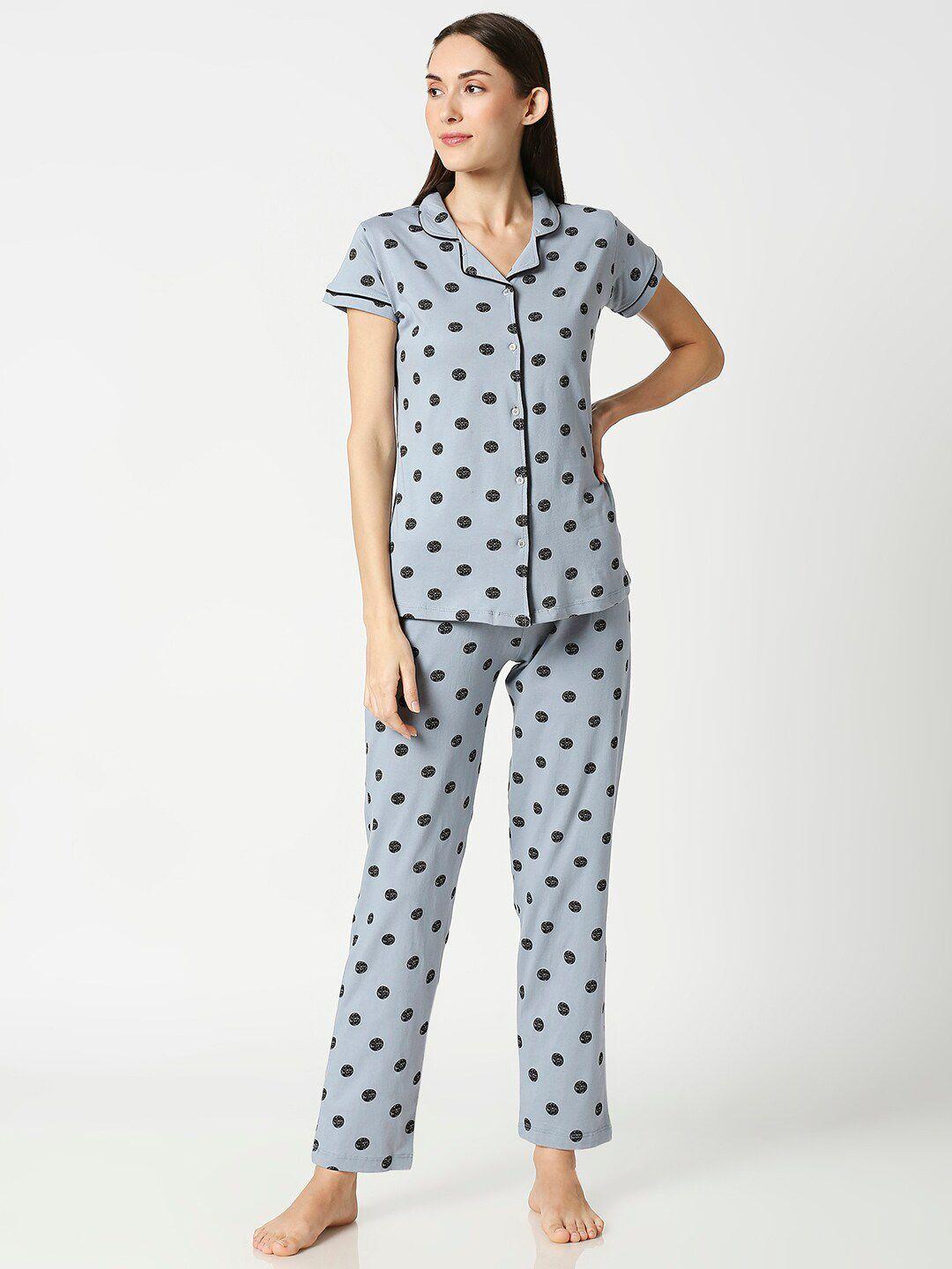 av2 women grey & black polka dots printed night suit