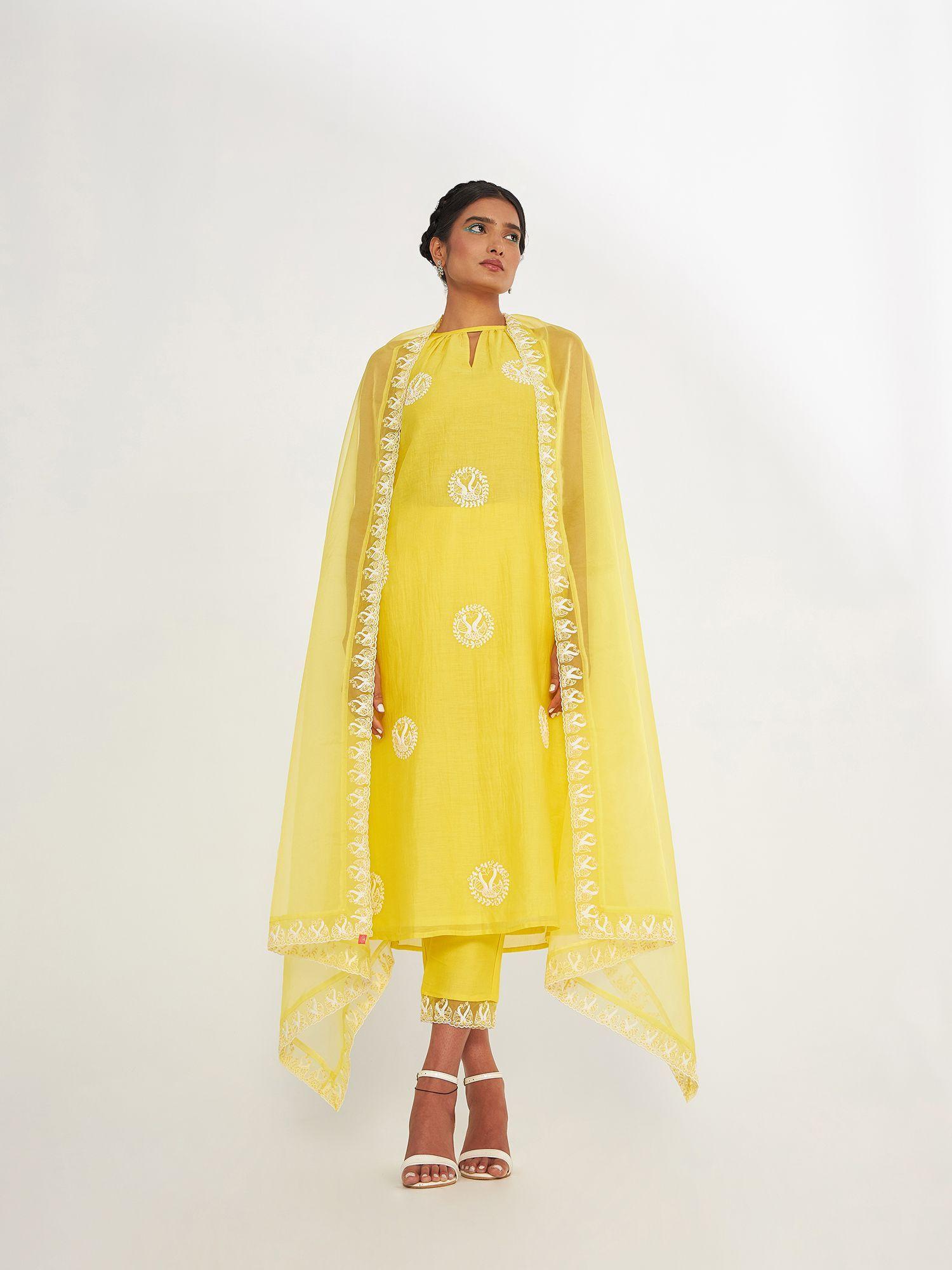 ava yellow silk embroidered kurta and pants with organza dupatta (set of 3)