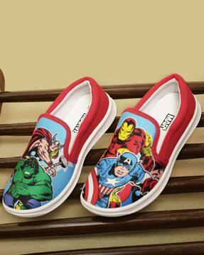 avengers print slip-on shoes