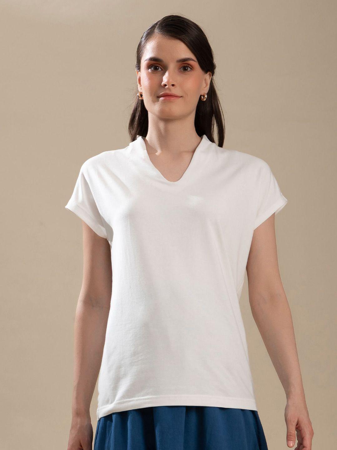 b.copenhagen women off white v-neck extended sleeves t-shirt