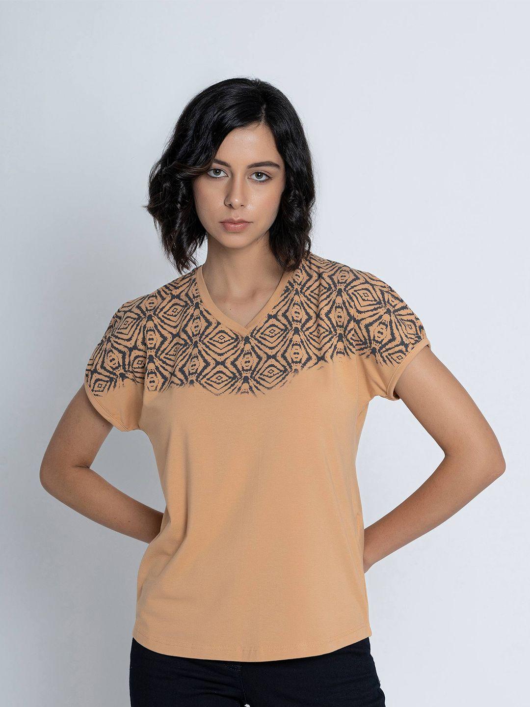 b.copenhagen women peach-coloured printed extended sleeves t-shirt