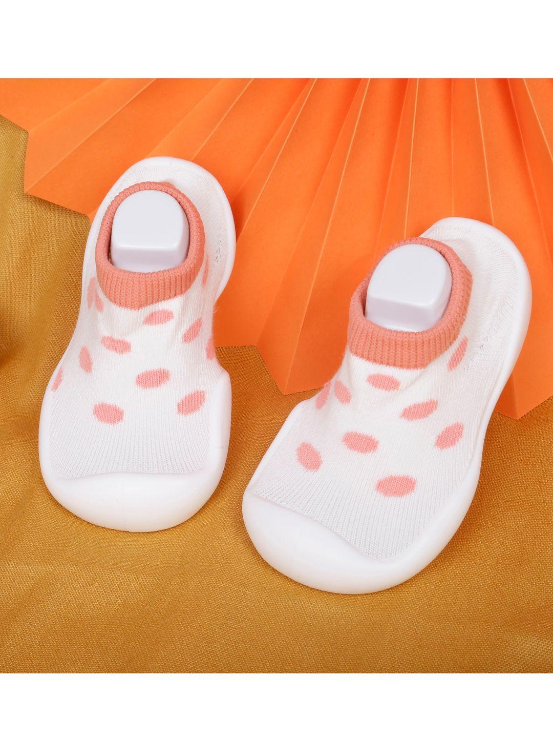 baby moo unisex kids peach & white polka dots printed slip-on sneakers