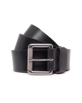badgeman textured leather belt with buckle closure