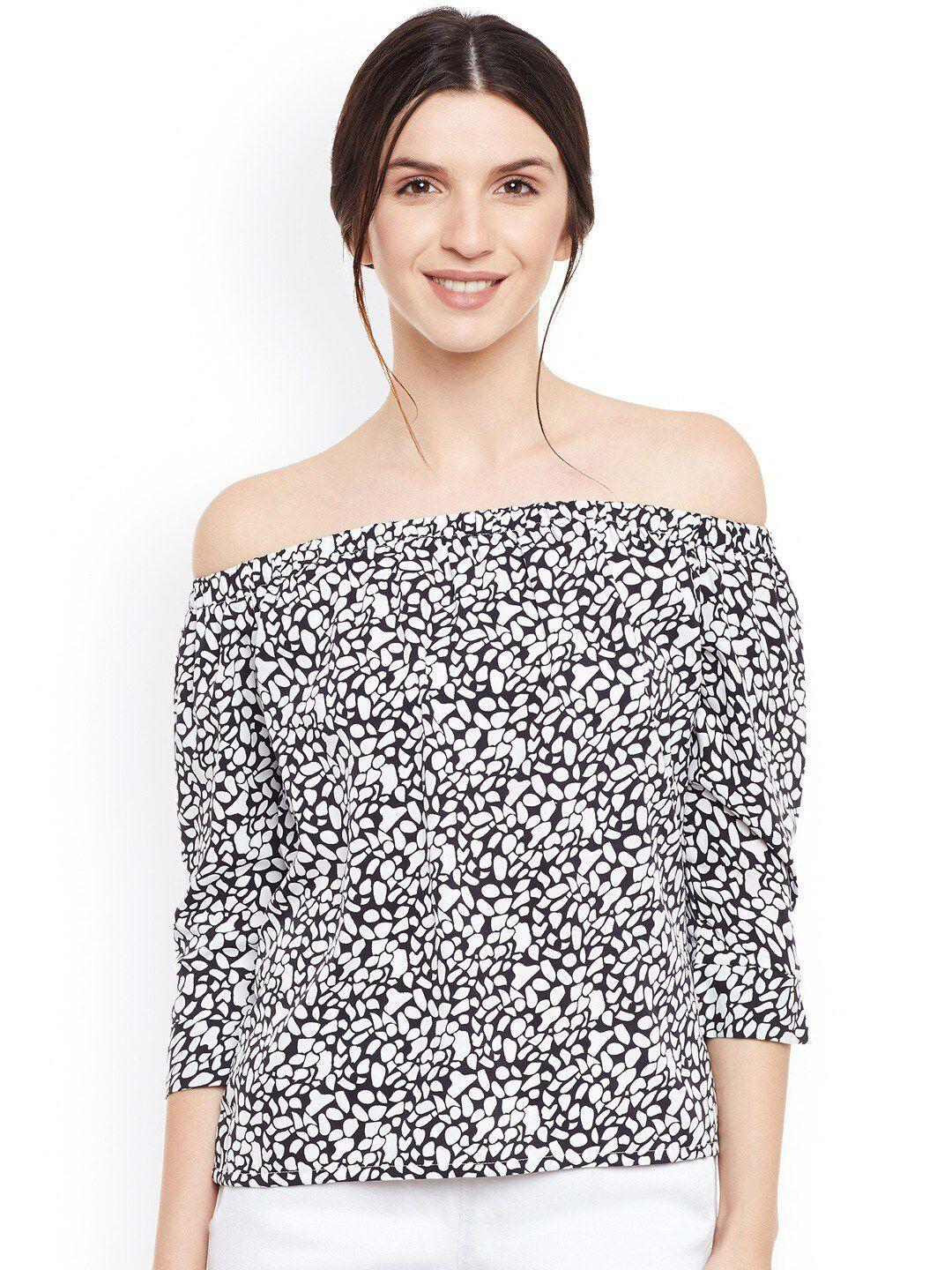 baesd abstract printed off-shoulder top
