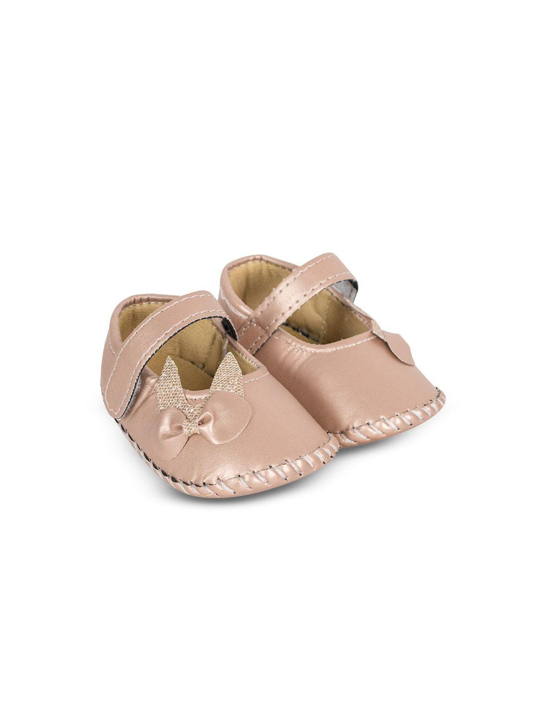 baesd infant bow detailed booties