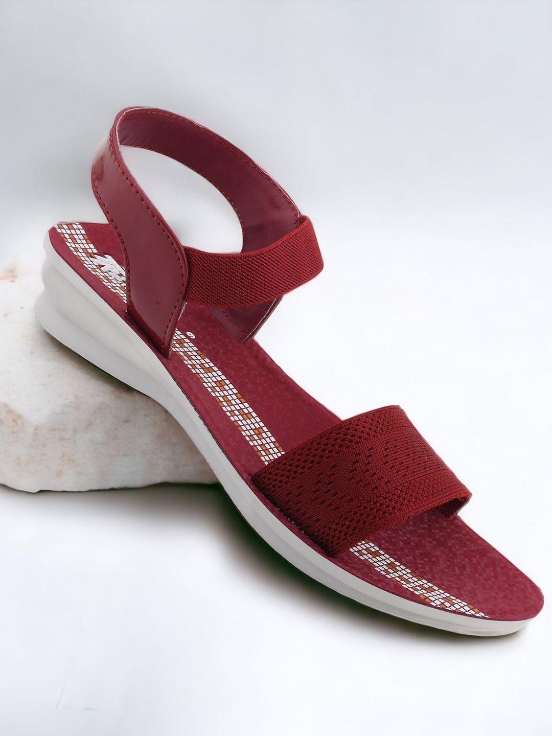 baesd textured breathable open toe flats