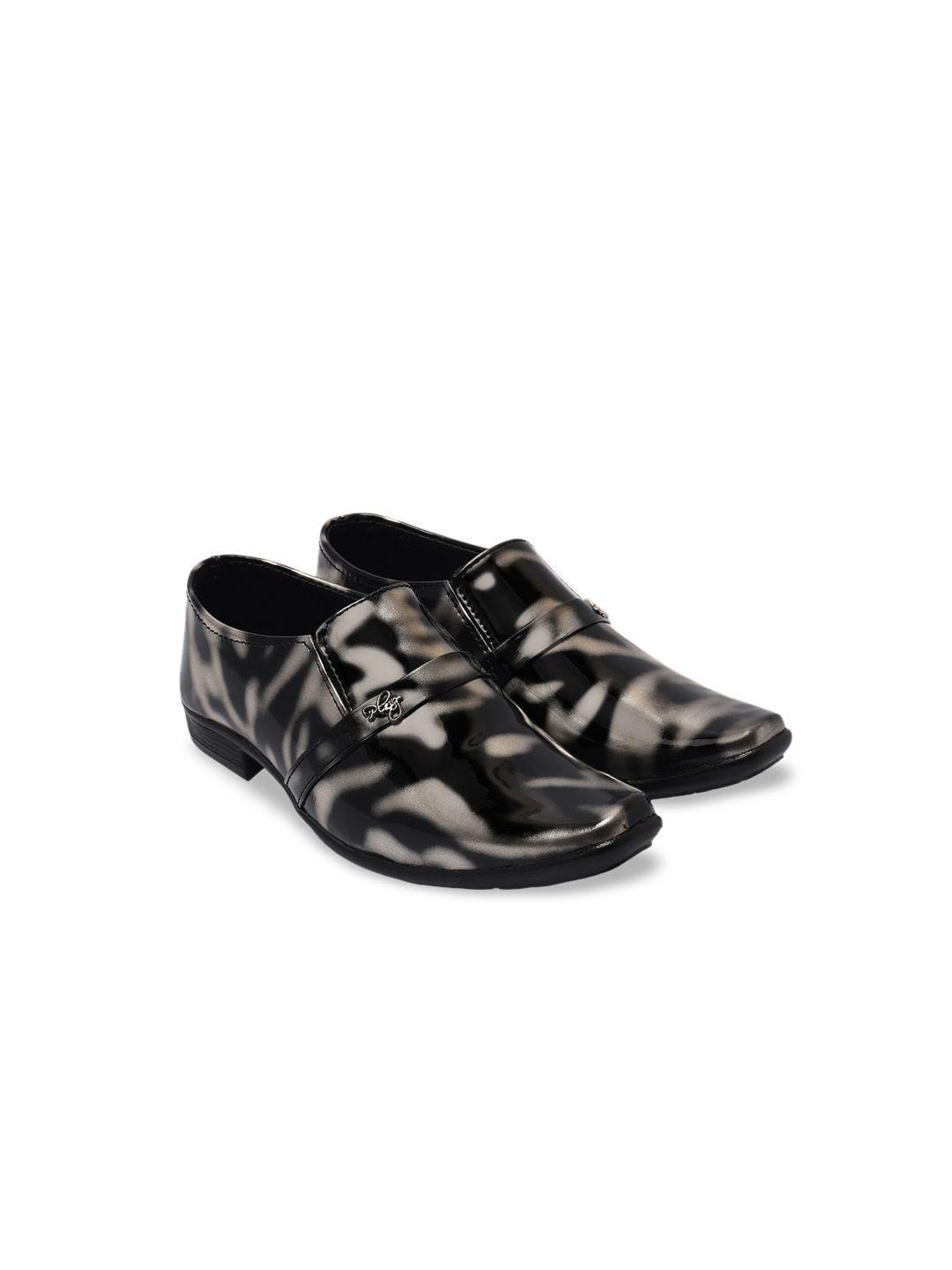 baesd boys printed buckle detailed loafers