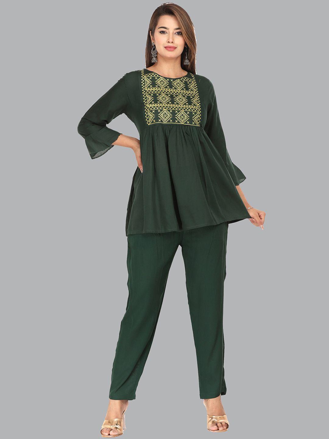 baesd ethnic motifs yoke design thread work pleated a-line kurti with trousers