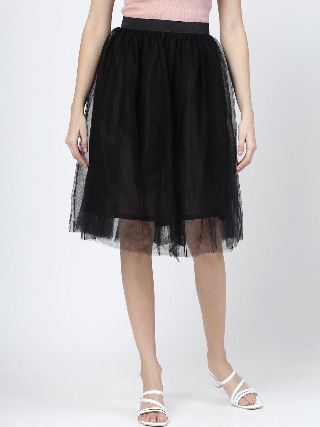 baesd flared above knee-length skirt