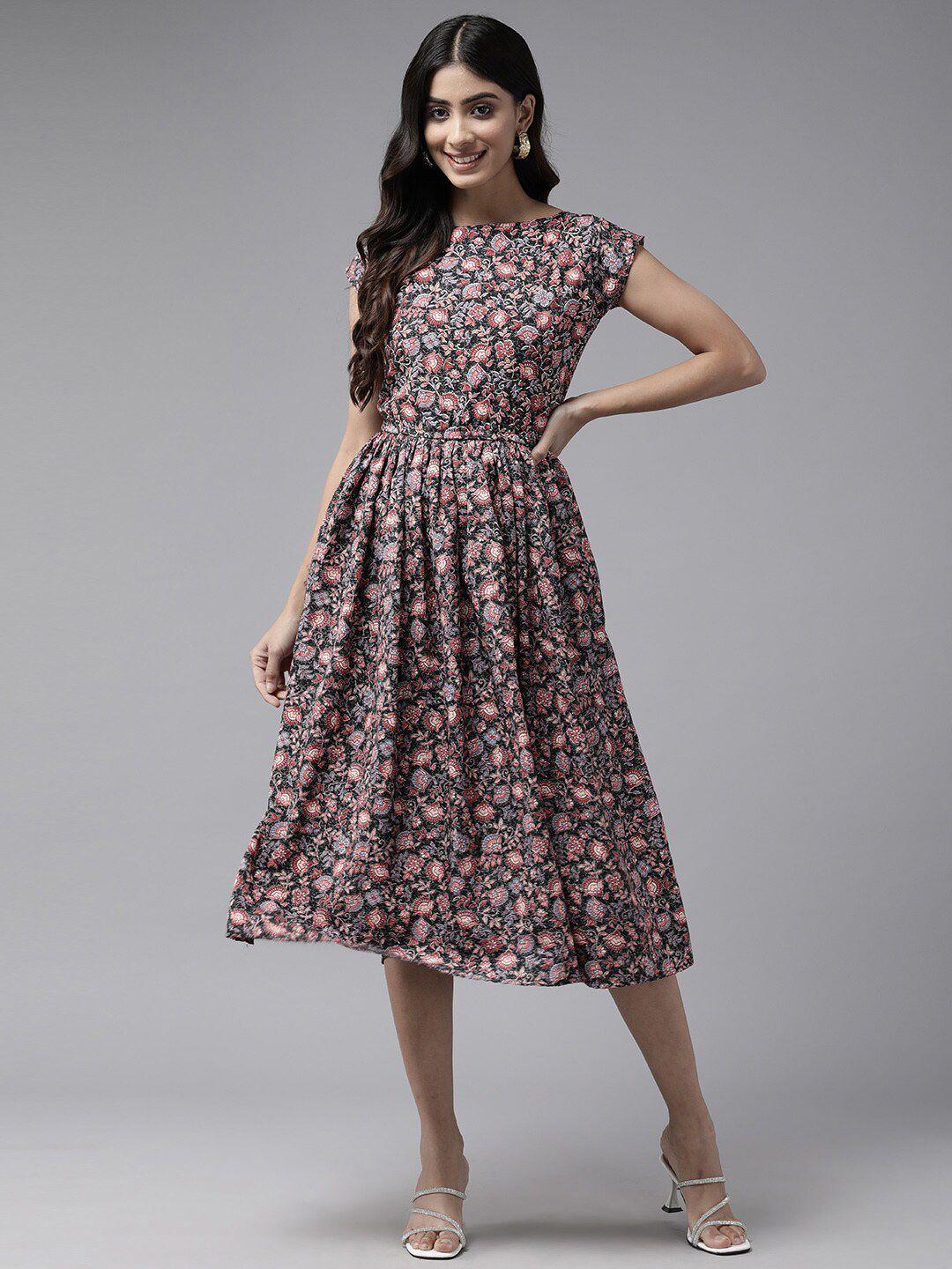 baesd floral printed boat neck pleated fit & flare midi dress