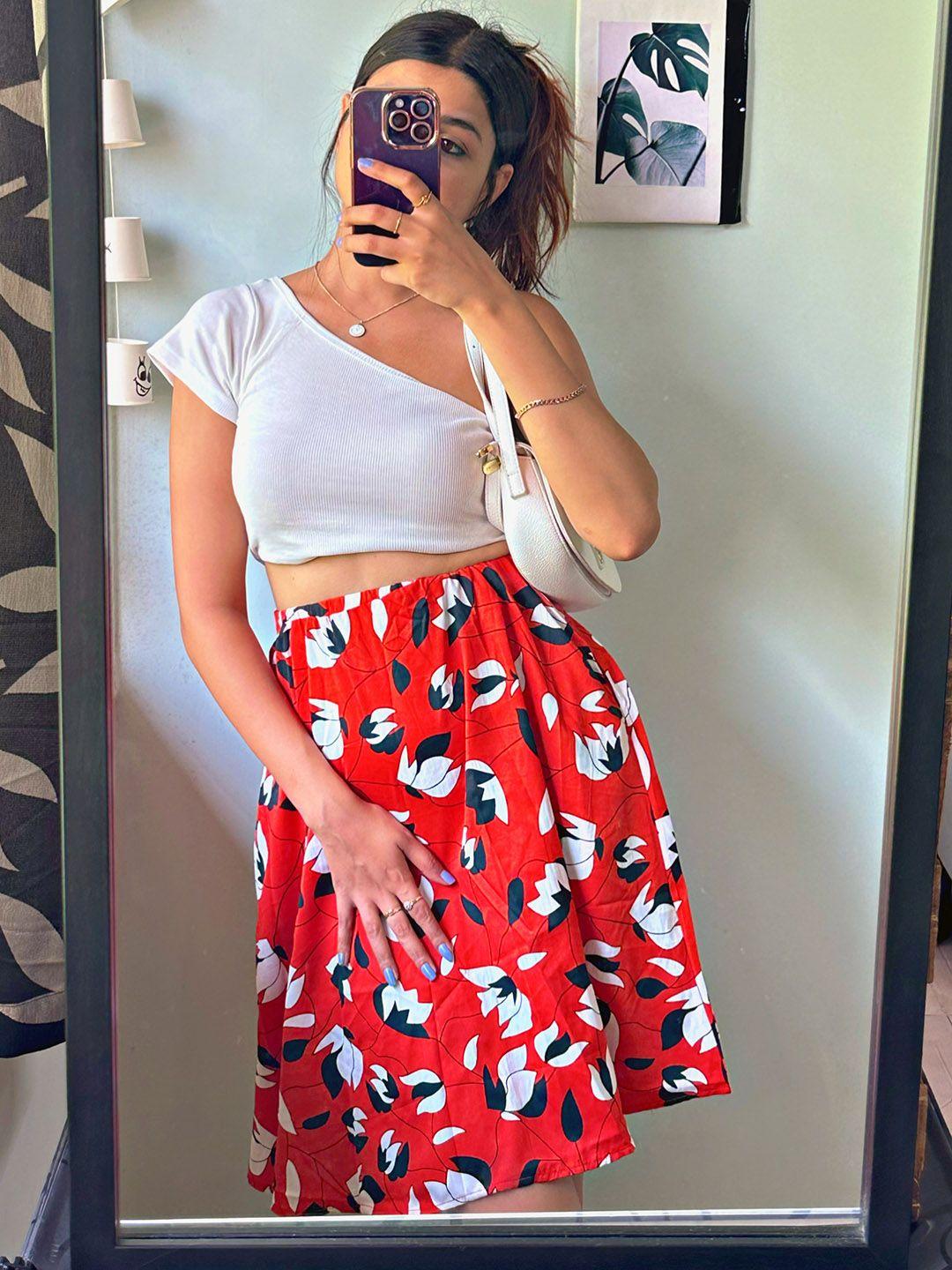 baesd floral printed flared knee length skirt