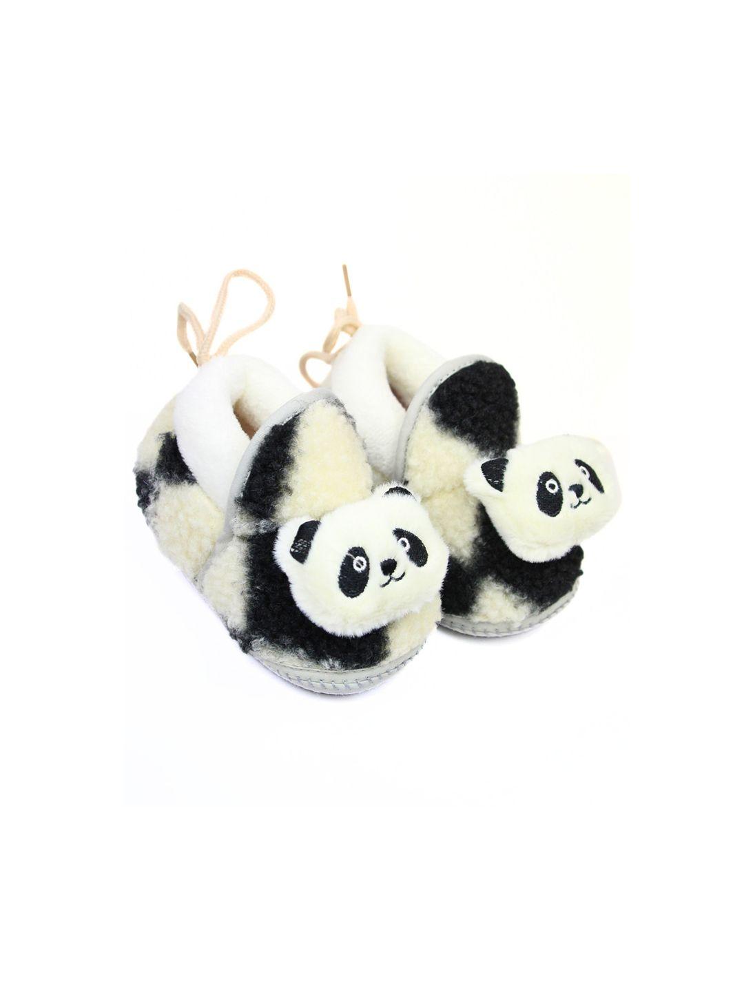 baesd infants panda detail cotton booties
