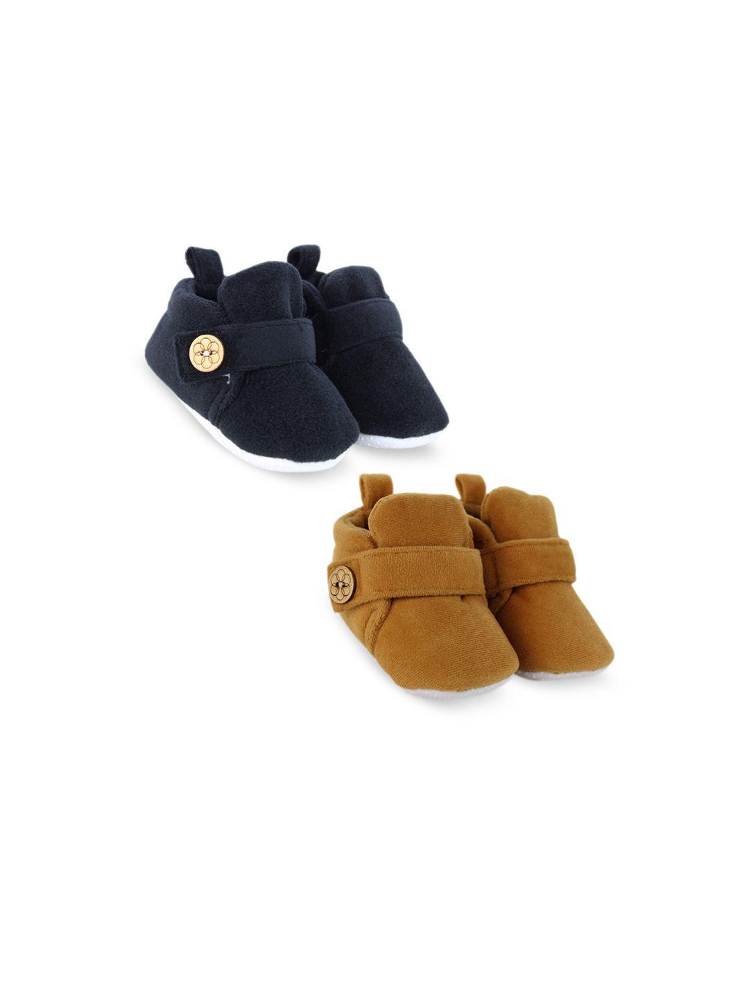 baesd infants set of 2 anti-skid sole velvet booties