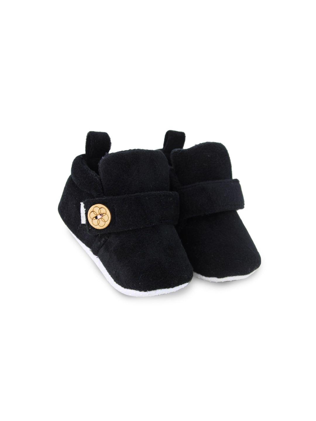 baesd infants velvet booties