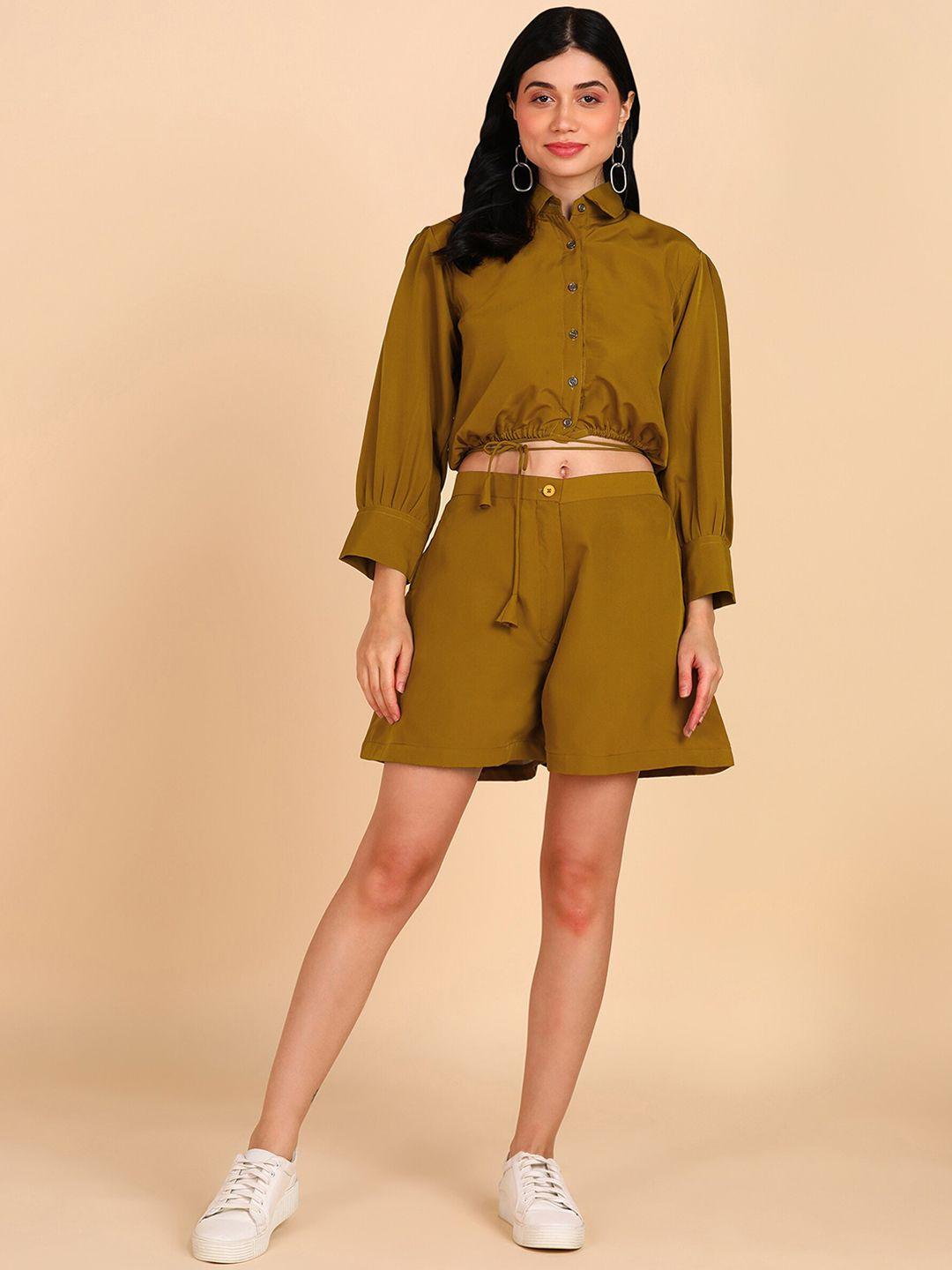 baesd shirt collar cuffed sleeves crop top with shorts