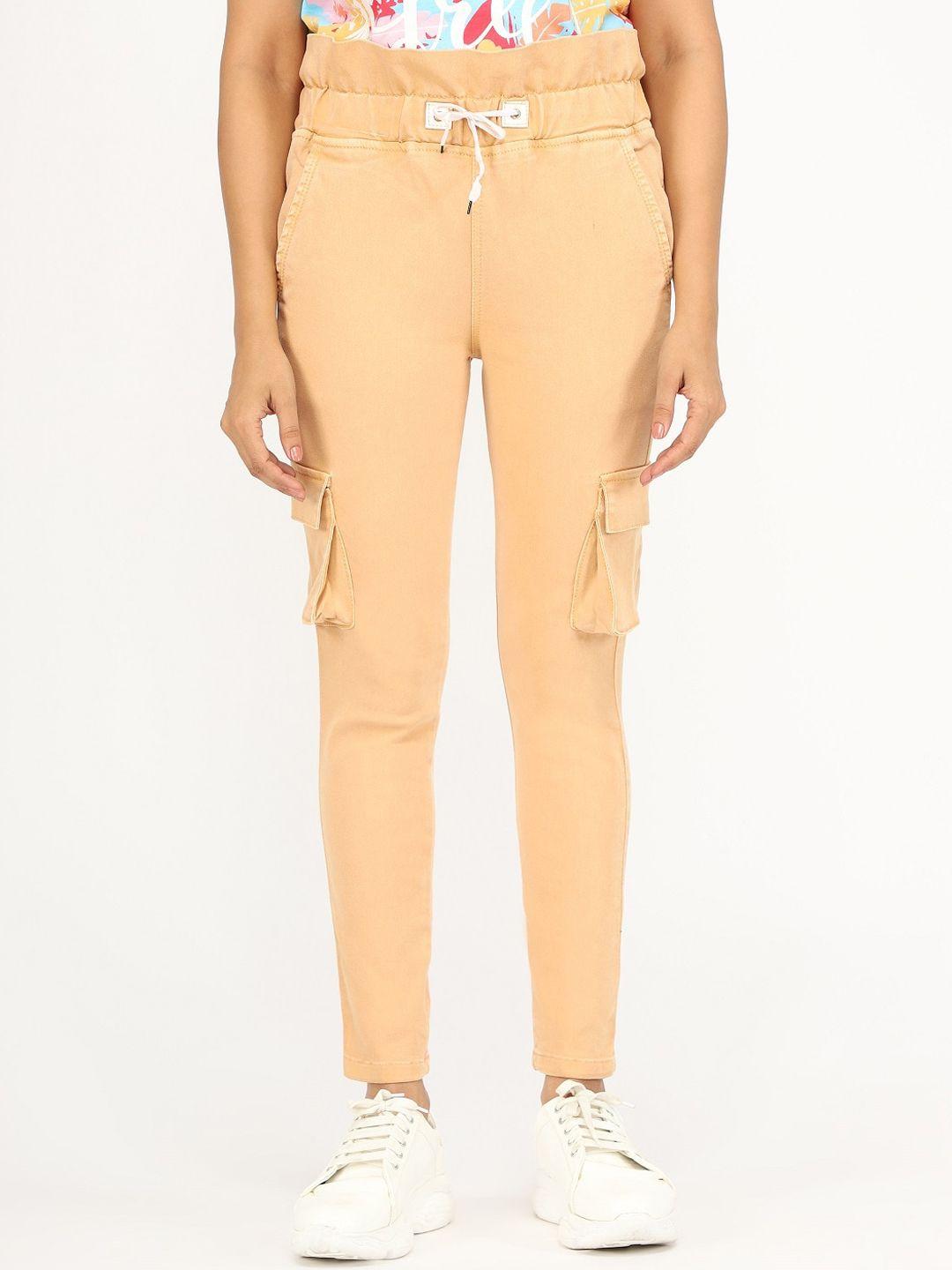 baesd women beige relaxed cargos trousers