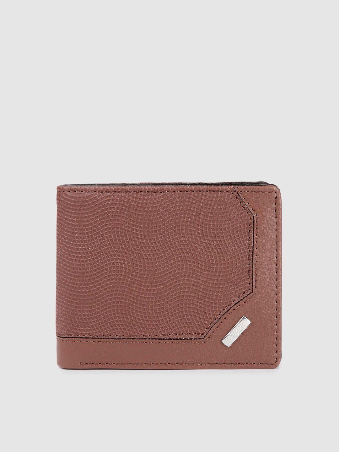 baggit men geometric textured two fold wallet