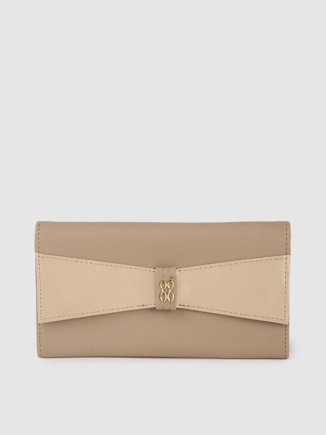 baggit women beige two fold wallet