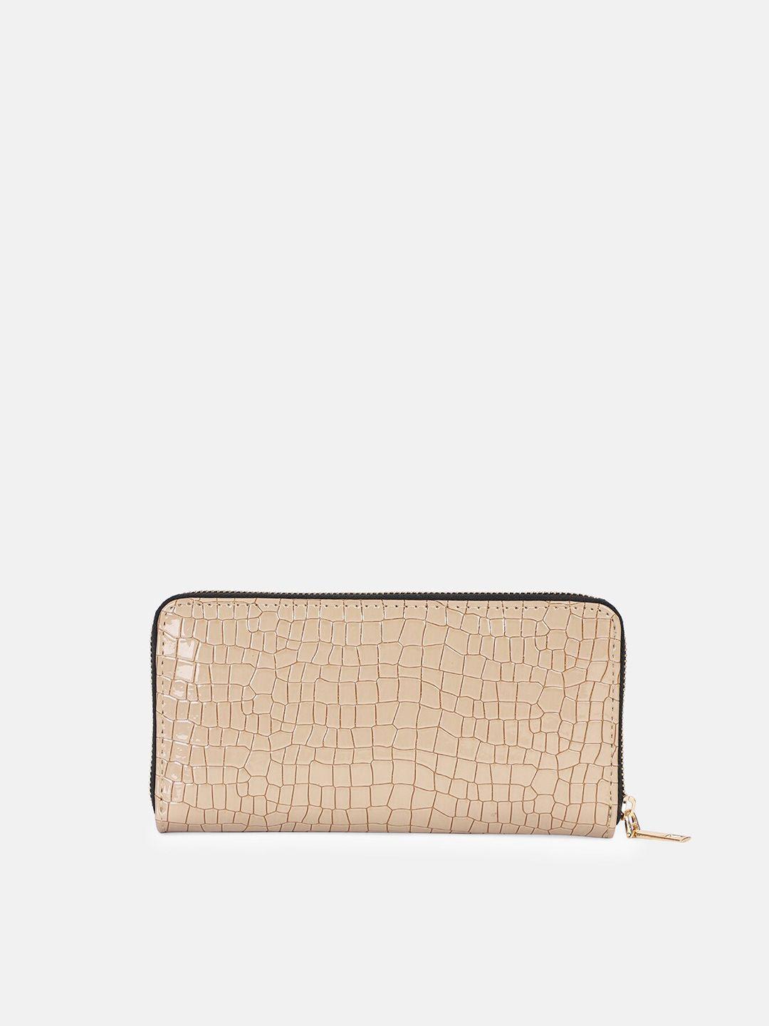bagsy malone cream-coloured textured purse clutch