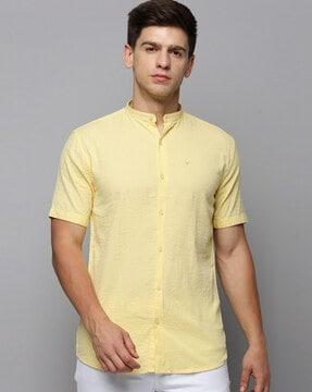 band-collar shirt with short sleeves