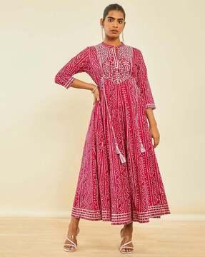 bandhani print fit & flare dress with tie-up